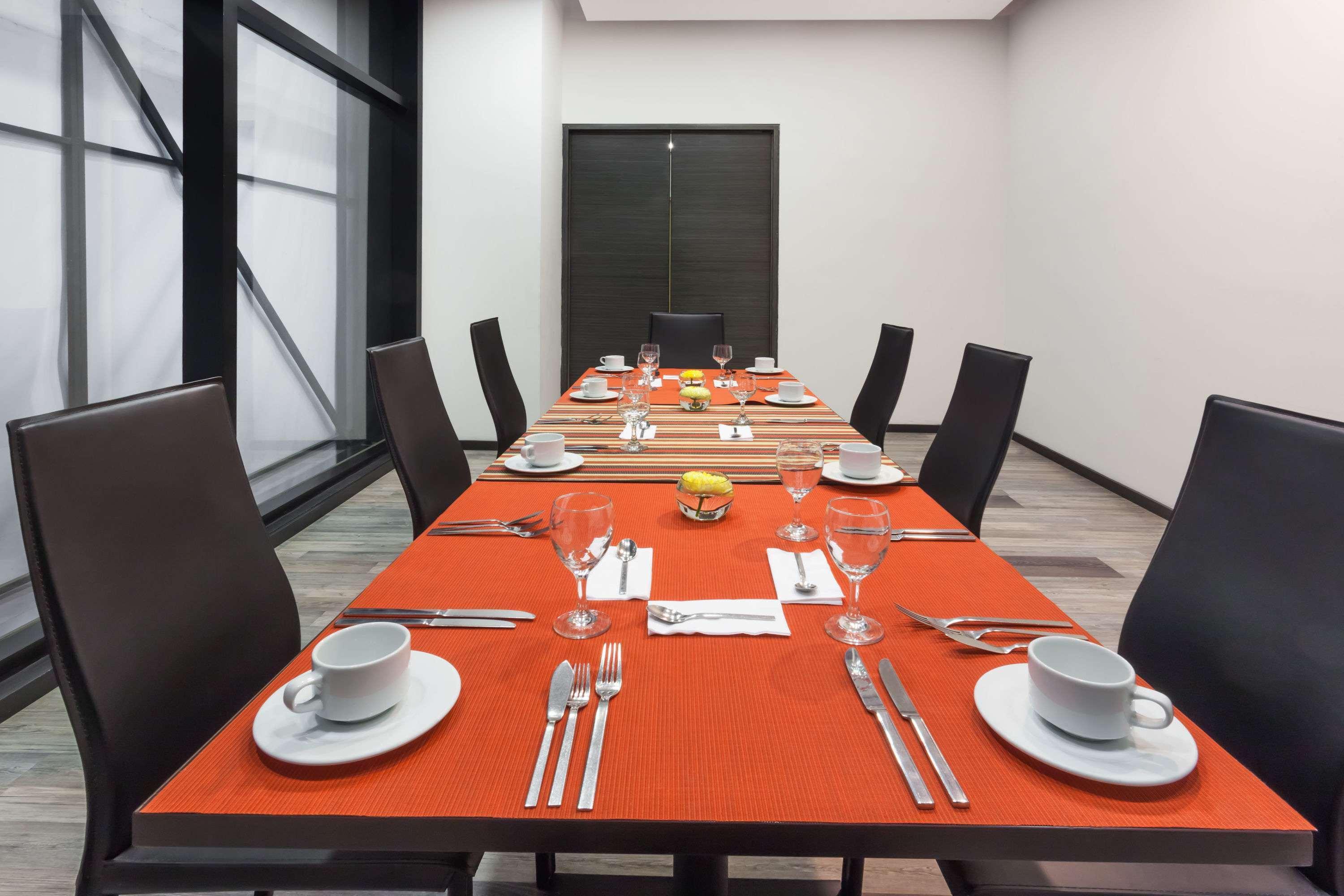 فندق Wyndham بوغوتا المظهر الخارجي الصورة A table set for a meal