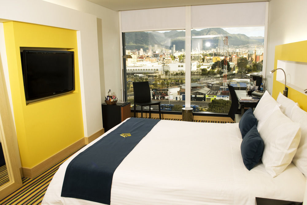 فندق Wyndham بوغوتا المظهر الخارجي الصورة A room at the hotel